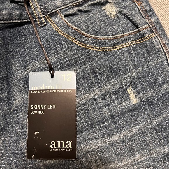 a.n.a. Modern Fit Skinny Leg Contoured Lower Rise Saddle Wash Jeans - Picture 7 of 7